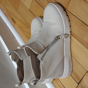 Vionic Women's Brinkely Ivory Ankle Leather Boots Booties Size 8.5